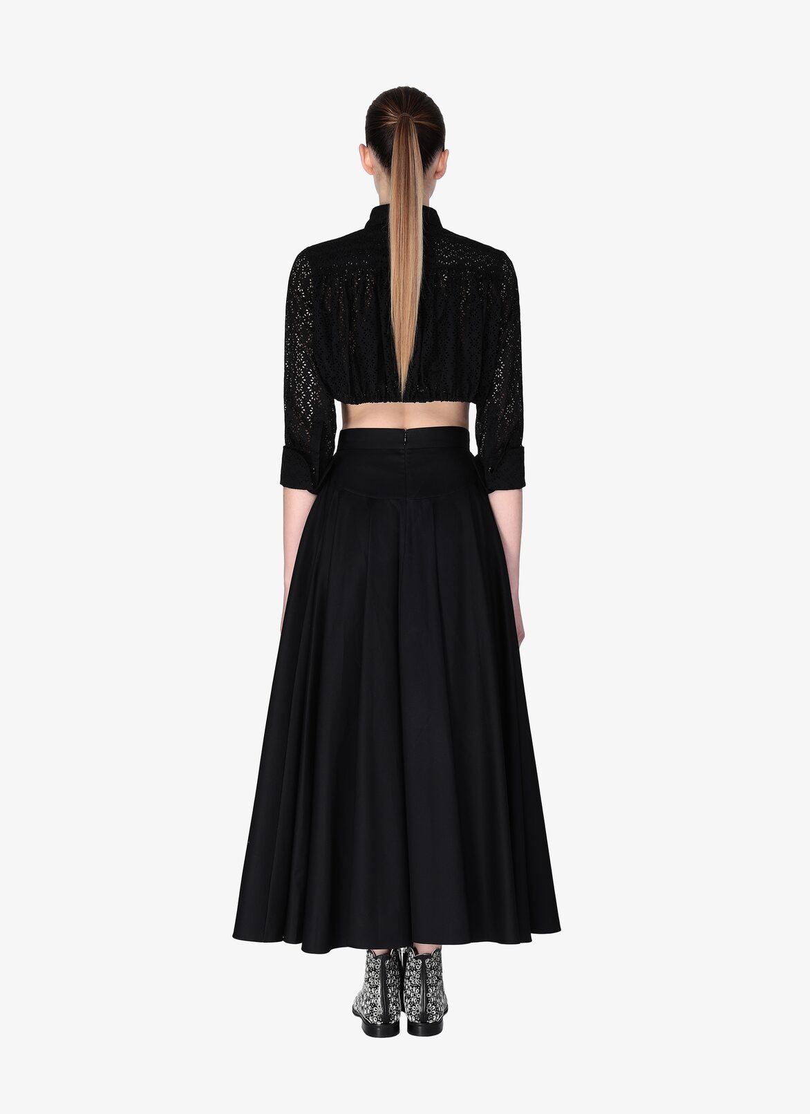 Embroidered Cropped Shirt ALAÏA BLACK EMBROIDERED CROPPED SHIRT